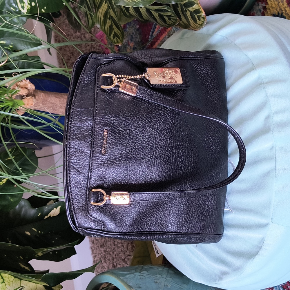 Coach Poppy Black Leather purse Excellent condition